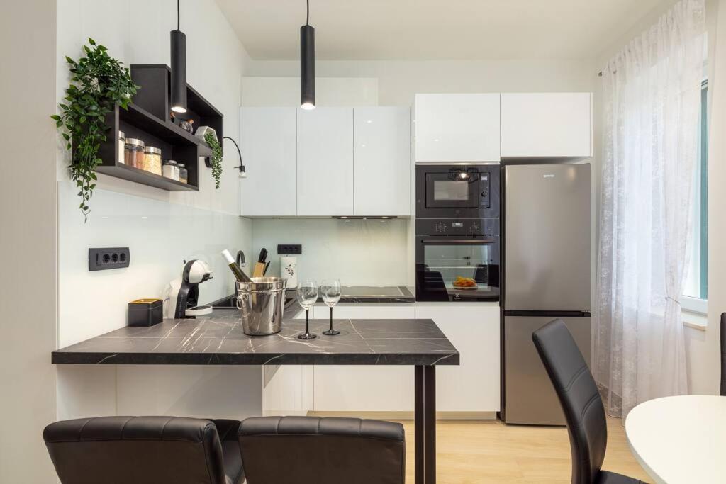 Apartman Drago 4* - 2 Minutes From The Town Centre Split Ngoại thất bức ảnh